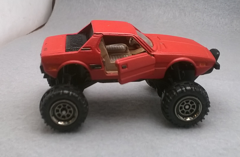 Illustration for article titled Tomica Fiat X1/9